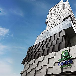 Holiday Inn Express Bangkok Siam